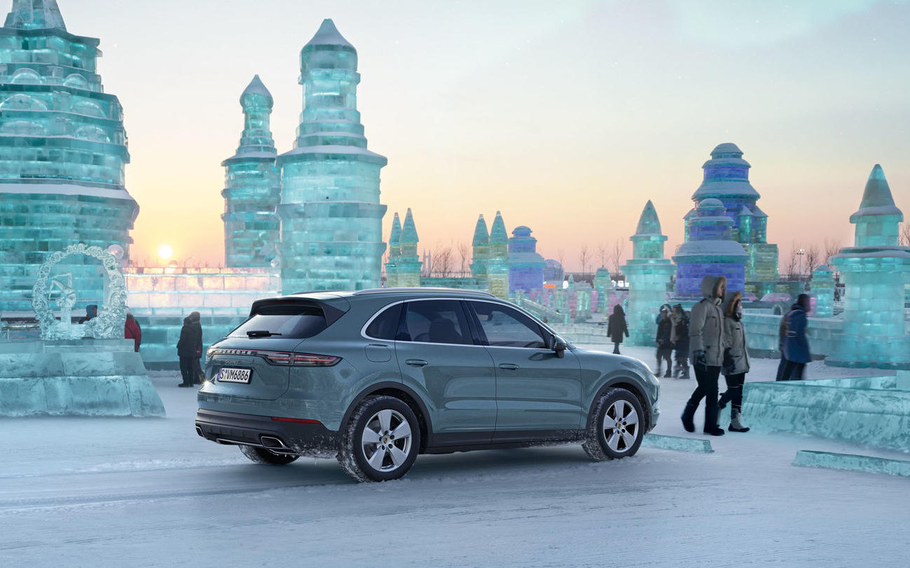 Comparison Porsche Cayenne 2017 vs Porsche Cayenne Platinum 2018